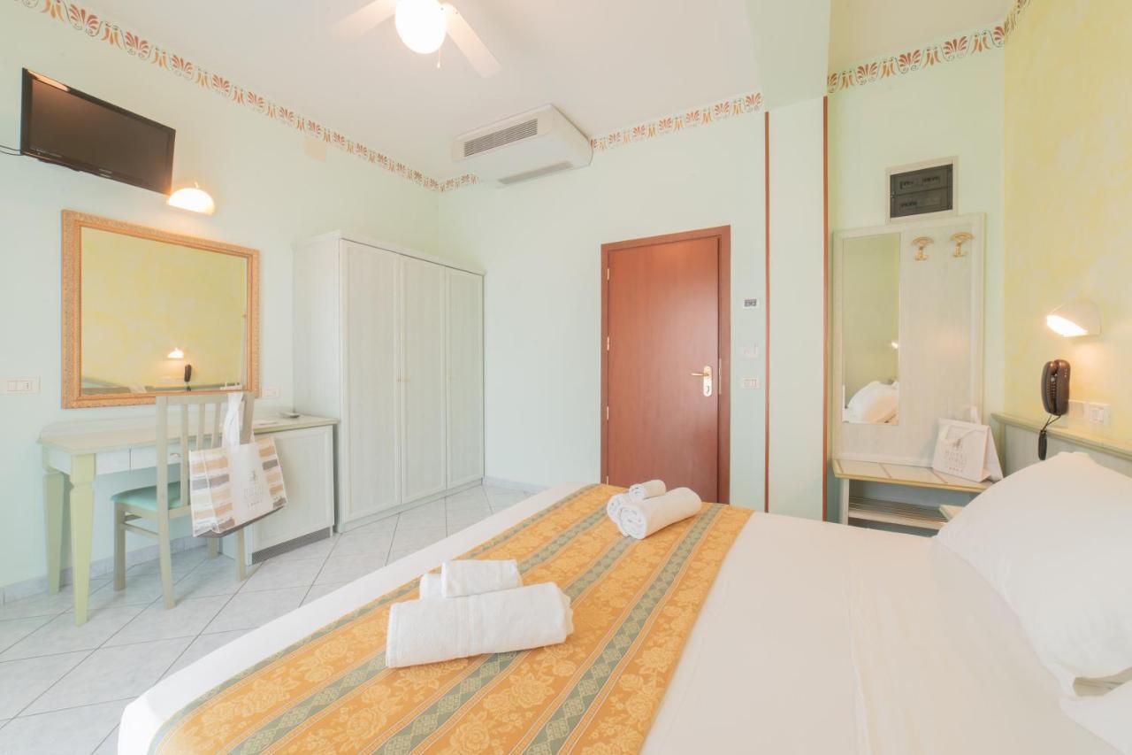 Hotel Cavalli Каттоліка Екстер'єр фото